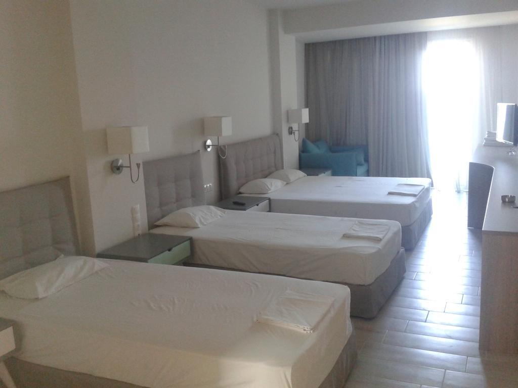 Hotel Kakanakos Loutra Elenis Chambre photo